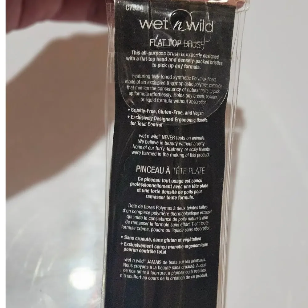 Wet n Wild Flat Top Brush ~ Cruelty-Free ~ Glutten Free ~ Vegan